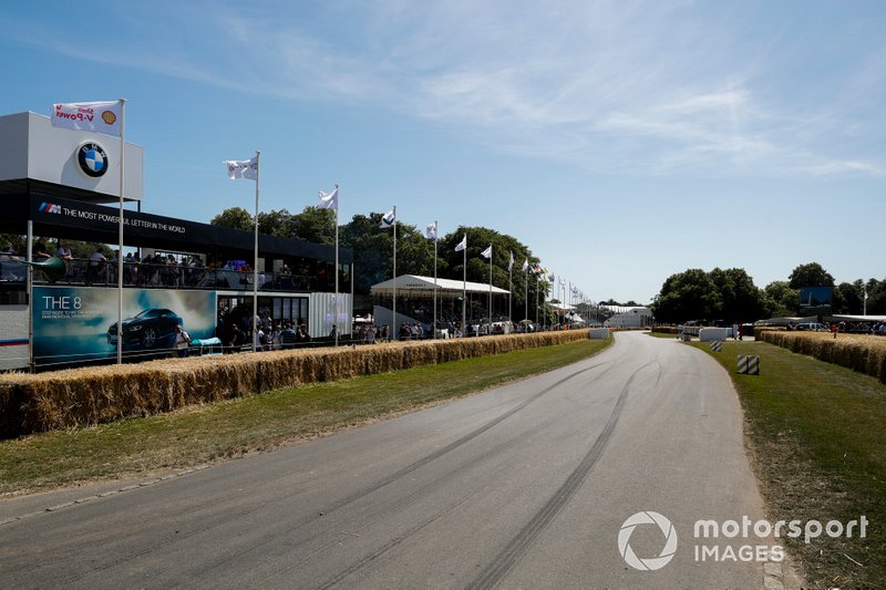 Tyre marks on the hillclimb 