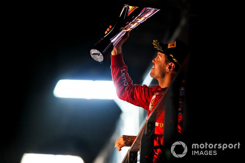 Podio: ganador Sebastian Vettel, Ferrari