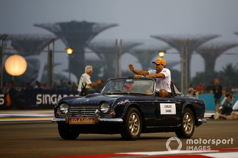 Carlos Sainz Jr., McLaren, in the drivers parade