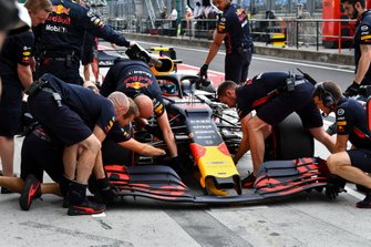 Red Bull mekanikeri ve Pierre Gasly, Red Bull Racing RB15