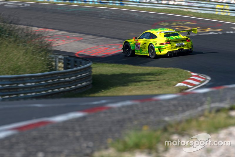 #911 Manthey-Racing Porsche 911 GT3 R: Earl Bamber, Michael Christensen, Kevin Estre, Laurens Vanthoor