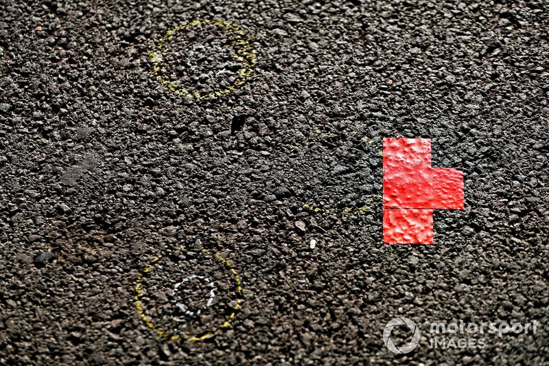 Pit box marker
