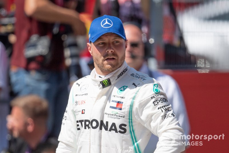 Обладатель поула Валттери Боттас, Mercedes AMG F1