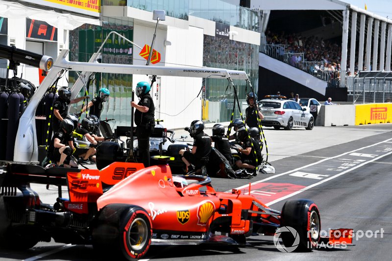 Charles Leclerc, Ferrari SF90, Valtteri Bottas, Mercedes AMG W10