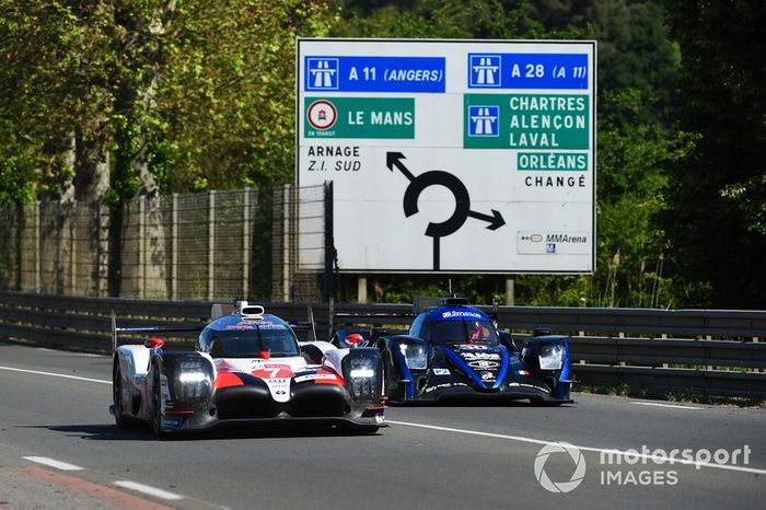 #7 Toyota Gazoo Racing Toyota TS050: Mike Conway, Kamui Kobayashi, Jose Maria Lopez, Brendon Hartley, Sébastien Buemi, #30 Duqueine Engineering Oreca 07 Gibson: Nicolas Jamin, Pierre Ragues, Romain Dumas