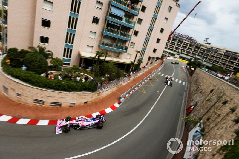 Lance Stroll, Racing Point RP19, leads Kimi Raikkonen, Alfa Romeo Racing C38