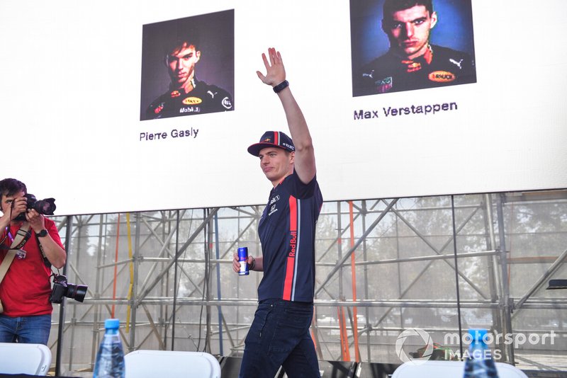 Max Verstappen, Red Bull Racing, alla sessione autografi