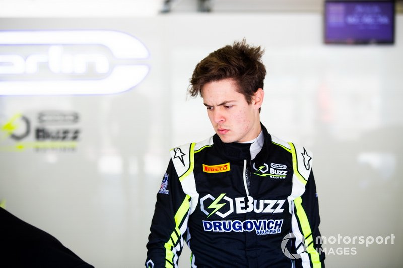 №30. Фелипе Другович (Бразилия, 18 лет), Carlin Buzz Racing