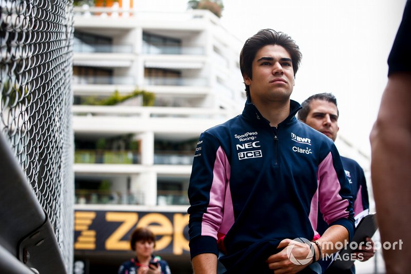 Lance Stroll, Racing Point, ispeziona il circuito