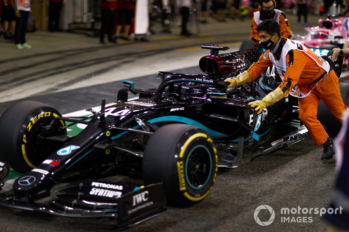 Lewis Hamilton, Mercedes F1 W11, ai box