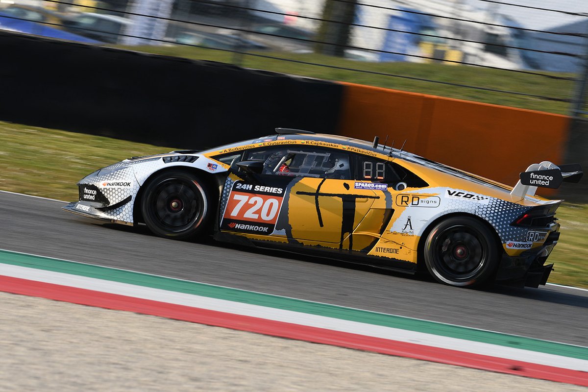 #720 Siauliai - RD Signs racing team: Audrius Butkevicius, Egidijus Gutaravicius, Ramunas Capkauskas, Paulius Paskevicius, Lamborghini Huracán Super Trofeo