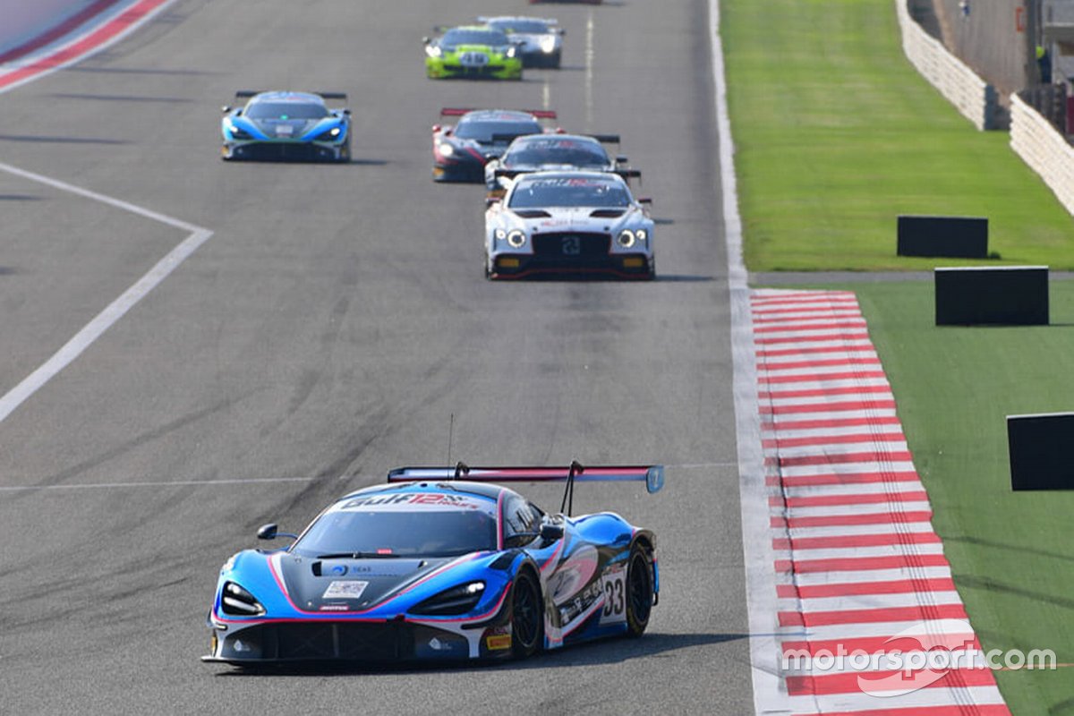 #33 2 Seas Motorsport, McLaren 720S GT3: Isa Bin Abdullah Alkhalifa, Ben Barnicoat, Martin Kodric