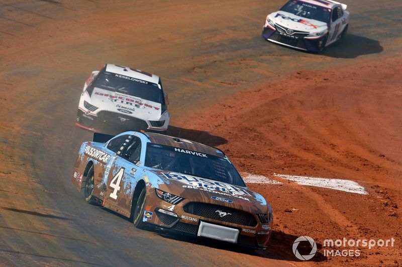 Kevin Harvick, Stewart-Haas Racing, Ford Mustang Busch Light, Brad Keselowski, Team Penske, Ford Mustang Discount Tire
