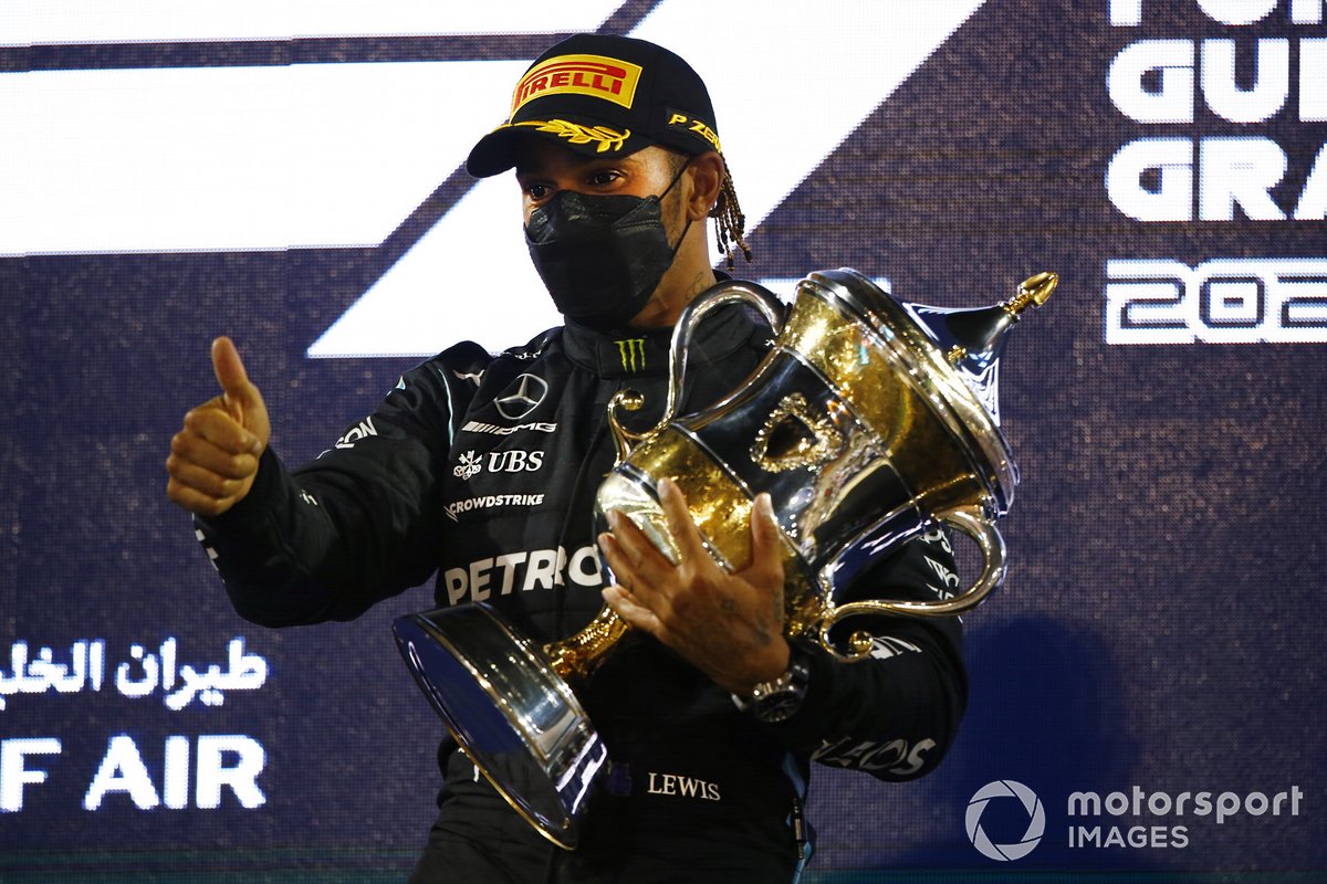 Podio: ganador Lewis Hamilton, Mercedes