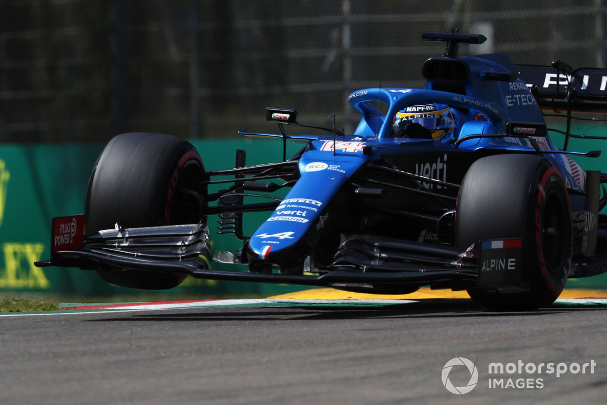 Fernando Alonso, Alpine A521, une roue en l'air