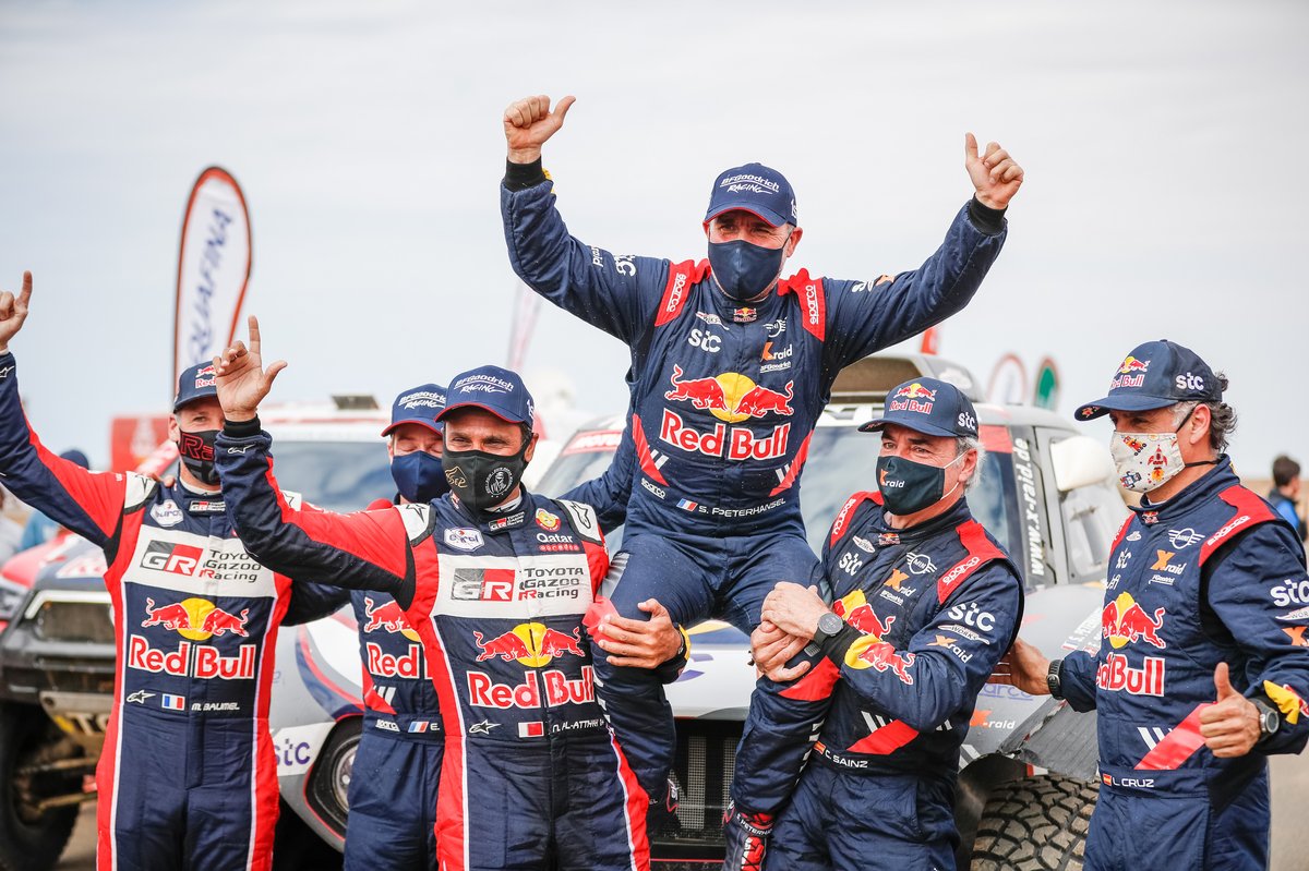 Winners #302 X-Raid Mini JCW Team: Stéphane Peterhansel, Edouard Boulanger, #300 X-Raid Mini JCW Team: Carlos Sainz, Lucas Cruz, #301 Toyota Gazoo Racing: Nasser Al-Attiyah, Matthieu Baumel