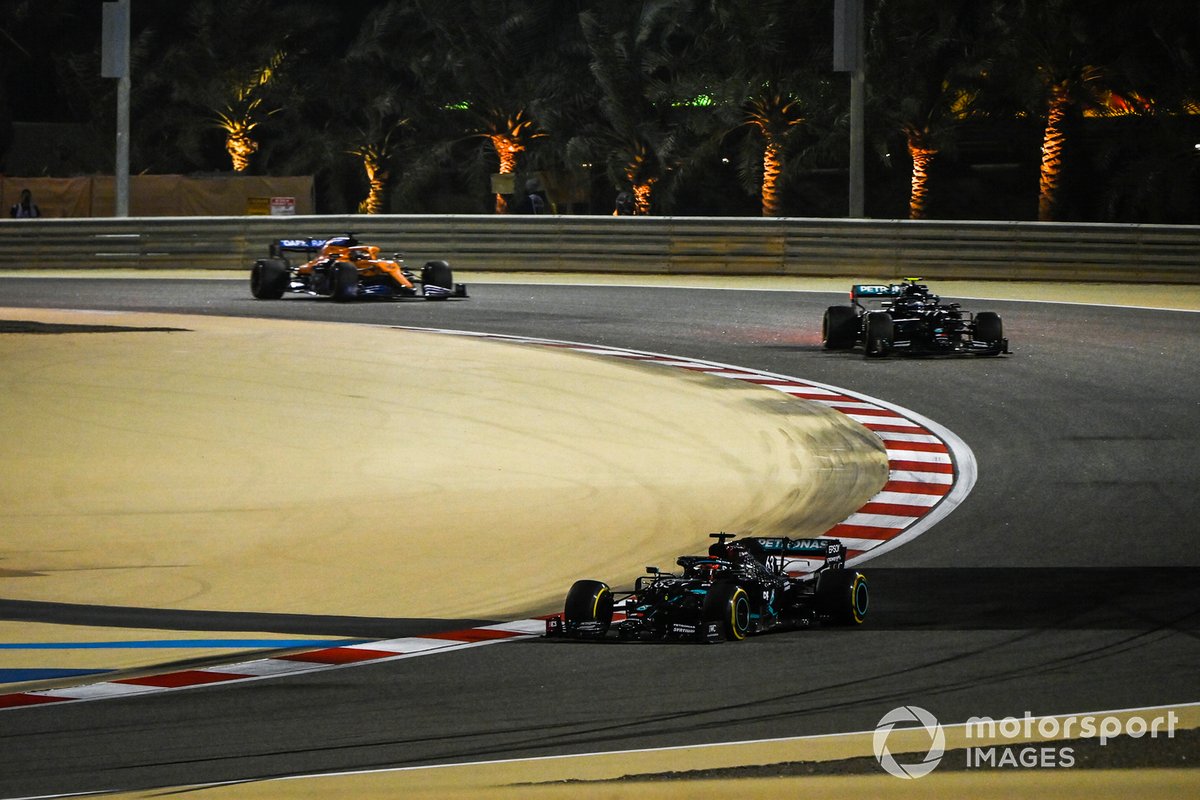 George Russell, Mercedes F1 W11 , Valtteri Bottas, Mercedes F1 W11, Carlos Sainz Jr., McLaren MCL35