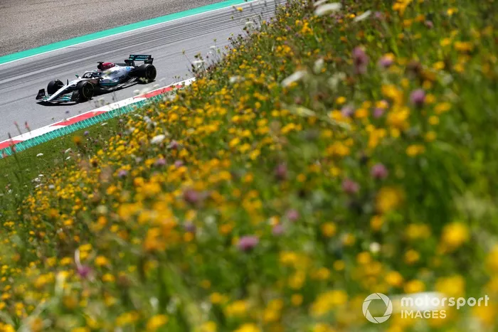 George Russell, Mercedes W13