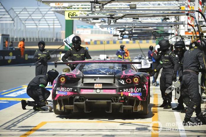#85 Iron Lynx Ferrari 488 GTE Evo: Manuela Gostner, Rahel Frey, Michelle Gatting