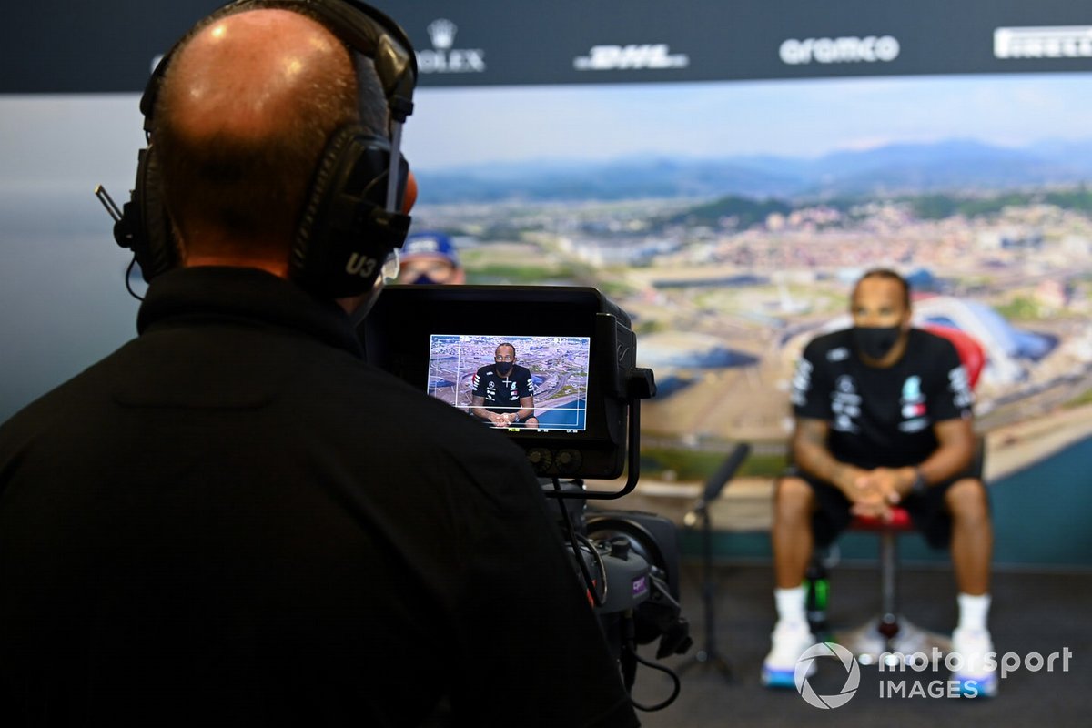 Lewis Hamilton, Mercedes-AMG F1, nella conferenza stampa dopo le qualifiche
