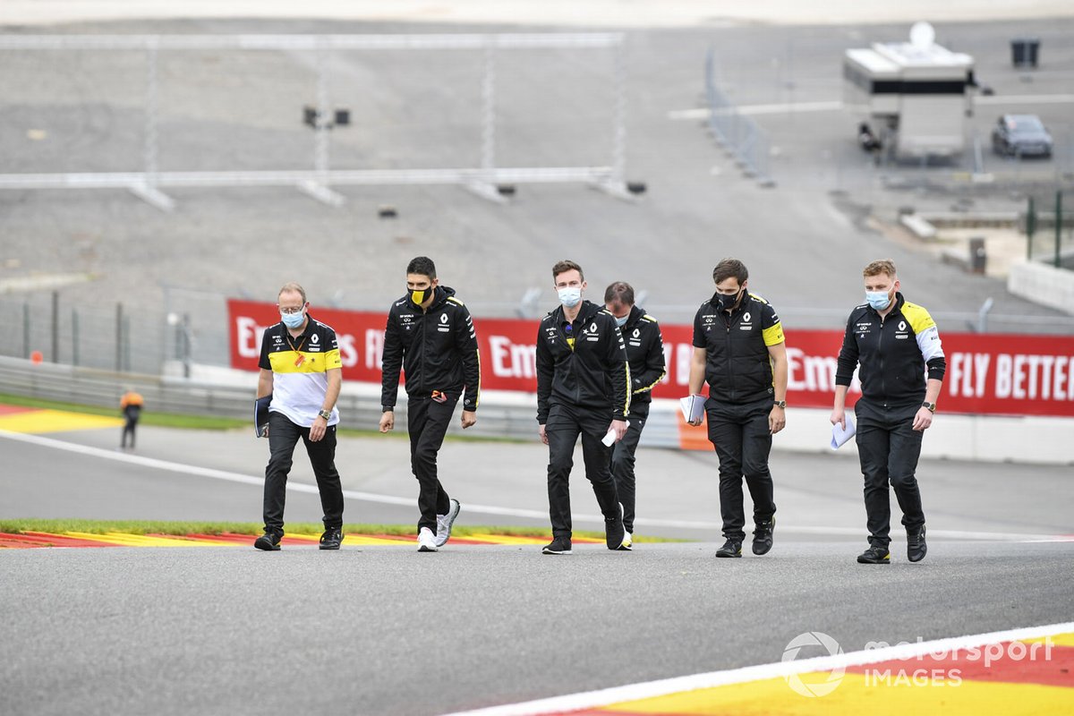 Esteban Ocon, Renault F1 fait son tour de piste avec ses ingénieurs