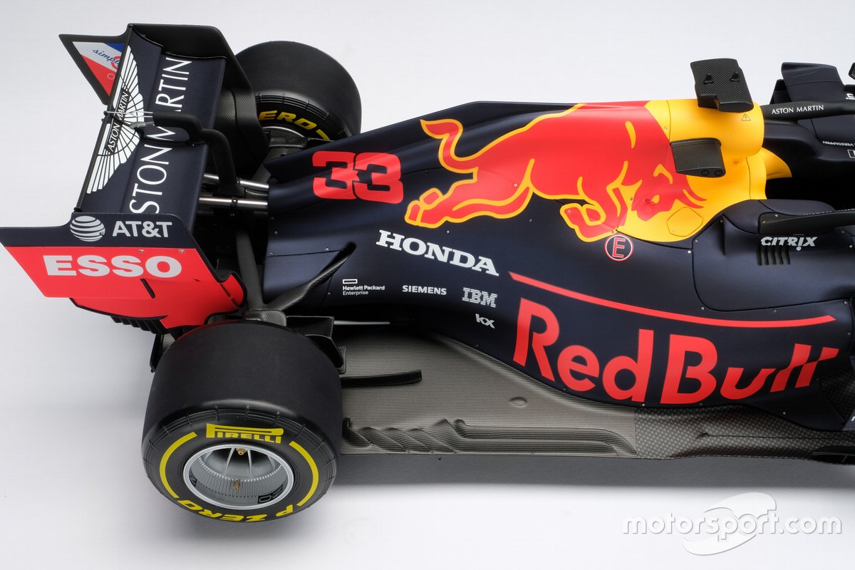 Aston Martin Red Bull Racing RB15 van Amalgam, schaal 1:8