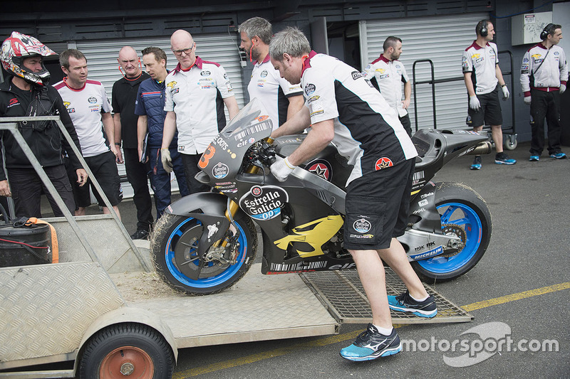 Tito Rabat, Marc VDS Racing Honda su motocicleta después del accidente