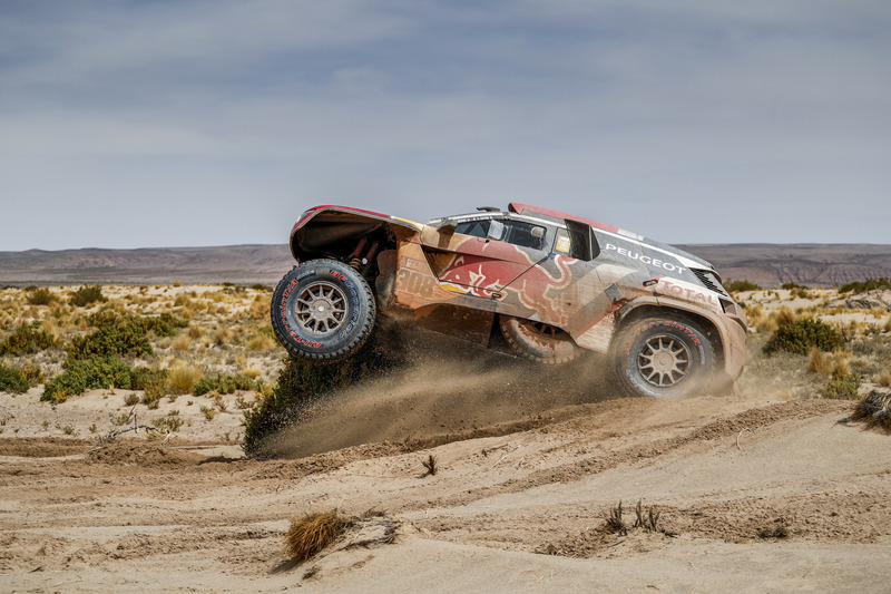 #308 Peugeot Sport Peugeot 3008 DKR: Cyril Despres, David Castera, #307 X-Raid Team Mini: Orlando Terranova, Bernardo Graue