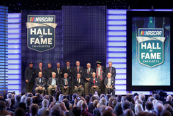 Los nuevos miembros del Salón de la Fama de NASCAR.