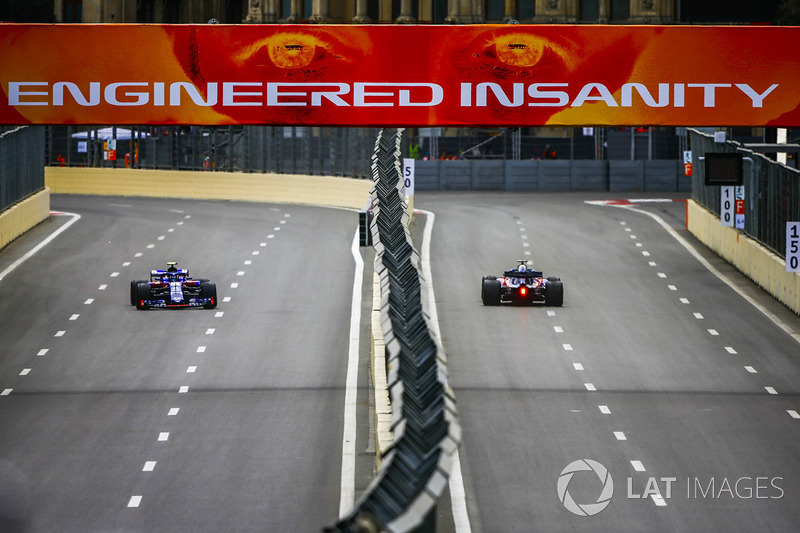 Brendon Hartley, Toro Rosso STR13 Honda, y Pierre Gasly, Toro Rosso STR13 Honda