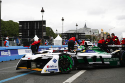 Lucas di Grassi, Audi Sport ABT Schaeffler, rentre au stand