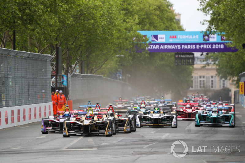 Arrancada Jean-Eric Vergne, Techeetah, leading Sam Bird, DS Virgin Racing, Andre Lotterer, Techeetah, Maro Engel, Venturi Formula E Team