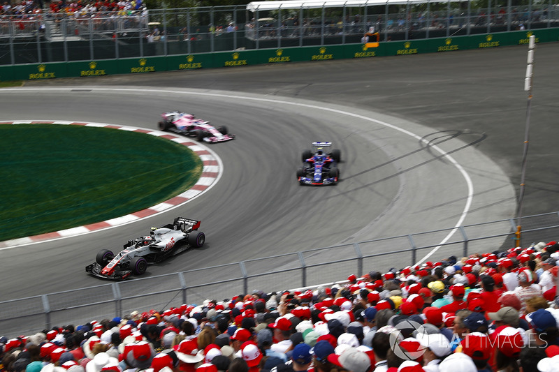 Kevin Magnussen, Haas F1 Team VF-18, Pierre Gasly, Toro Rosso STR13 y Sergio Perez, Force India