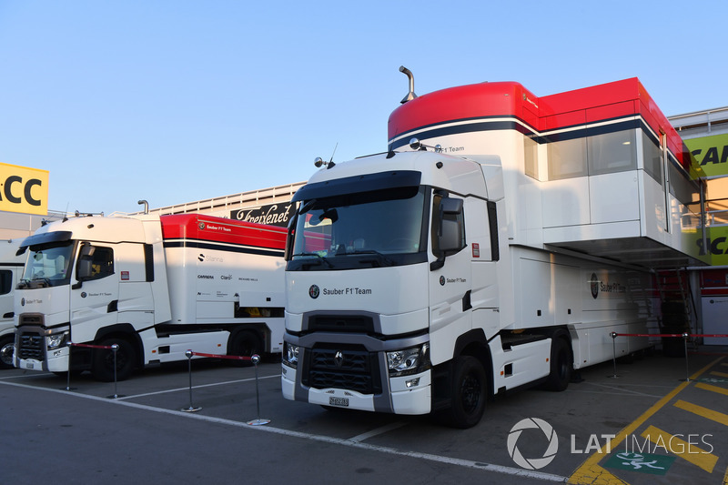 Alfa Romeo Sauber F1 Team trucks