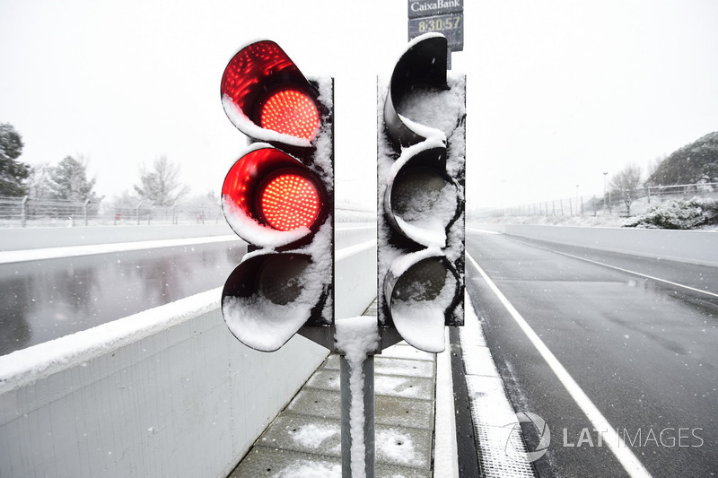 Sneeuw in Barcelona zorgt voor uitstel van de testdag