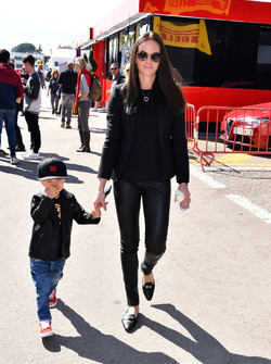Minttu Virtanen, esposa de Kimi Raikkonen, Ferrari con su hijo Robin Raikkonen