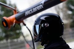 Механик McLaren