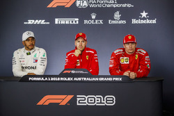 Lewis Hamilton, Mercedes-AMG F1, Sebastian Vettel, Ferrari y Kimi Raikkonen, Ferrari en la conferenc