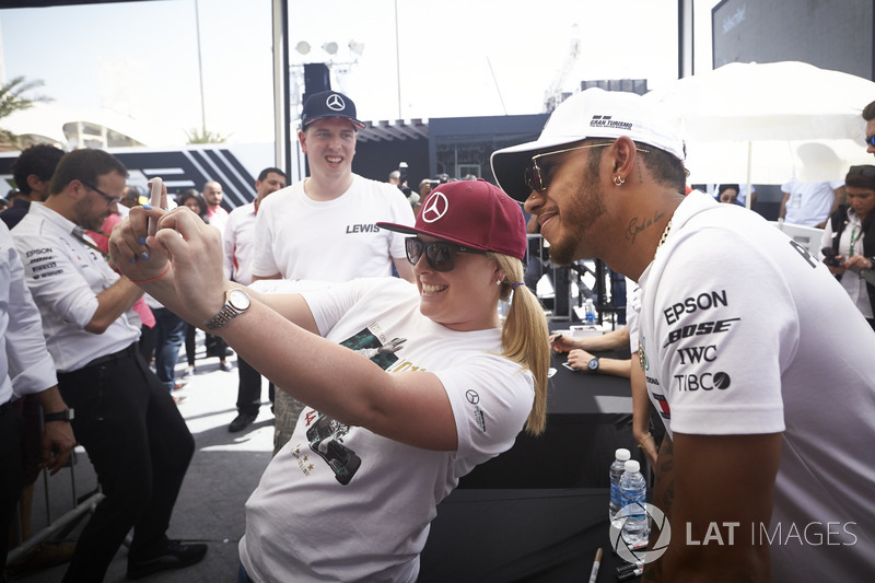 Lewis Hamilton, Mercedes AMG F1, taraftar ile
