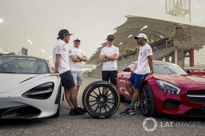 Fernando Alonso, McLaren, Valtteri Bottas, Mercedes-AMG F1, Lewis Hamilton, Mercedes-AMG F1 and Stoffel Vandoorne, McLaren with Pirelli Hot Laps cars