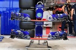 Scuderia Toro Rosso STR12 nose and front wings