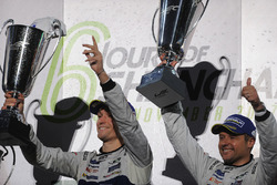 Podio GTE Pro: i vincitori Andy Priaulx, Ford Chip Ganassi Racing, Harry Tincknell, Ford Chip Ganass