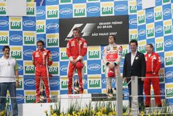 Podium: tweede Felipe Massa, Ferrari, winnaar Kimi Raikkonen, Ferrari, derde Fernando Alonso, McLare