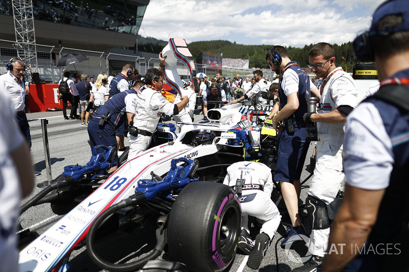 Lance Stroll, Williams FW41, arrive sur la grille