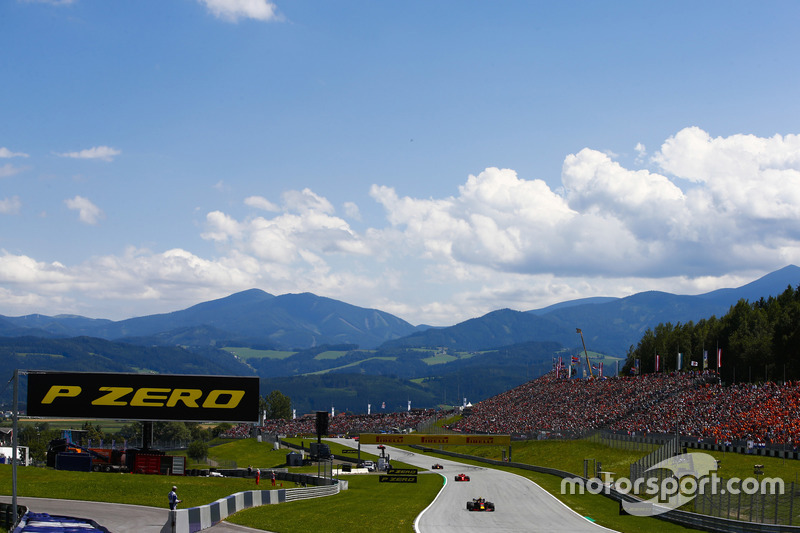 Max Verstappen, Red Bull Racing RB14, Kimi Raikkonen, Ferrari SF71H