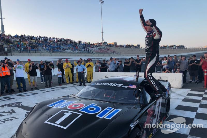 Winner Kyle Busch