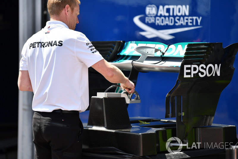 Ala trasera Mercedes-AMG F1 W09