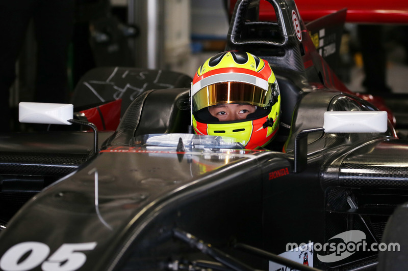 Rio Haryanto(Honda Test-car)