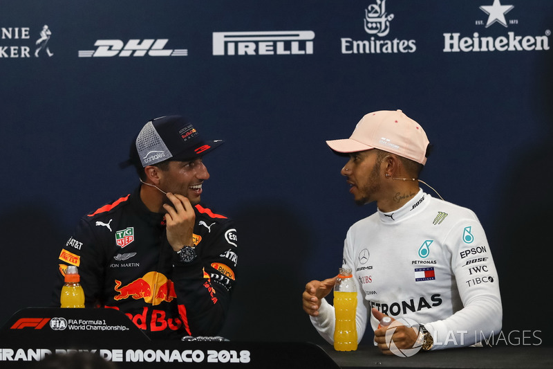 Daniel Ricciardo, Red Bull Racing y Lewis Hamilton, Mercedes-AMG F1