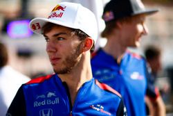 Pierre Gasly, Toro Rosso, ve Brendon Hartley, Toro Rosso